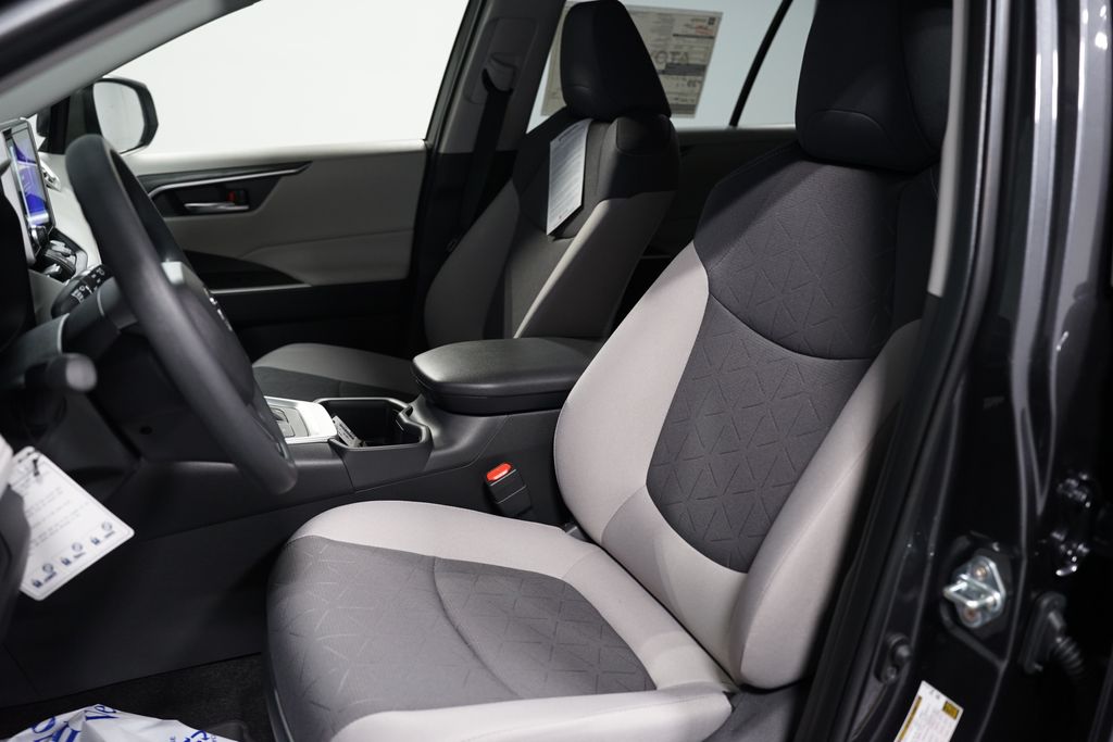 Thumbnail: 2025 Toyota RAV4 - 27