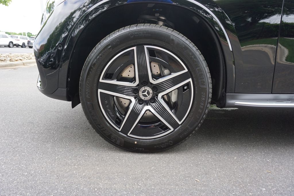 2025 Mercedes-Benz GLC 300 18