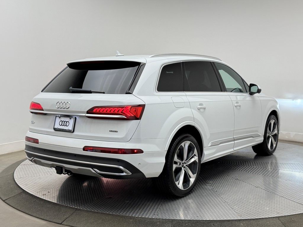 Thumbnail: 2021 Audi Q7 - 12