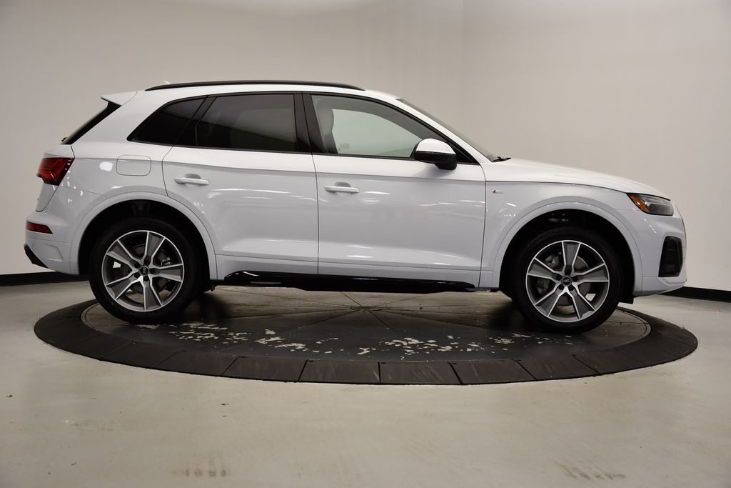 Thumbnail: 2025 Audi Q5 - 6
