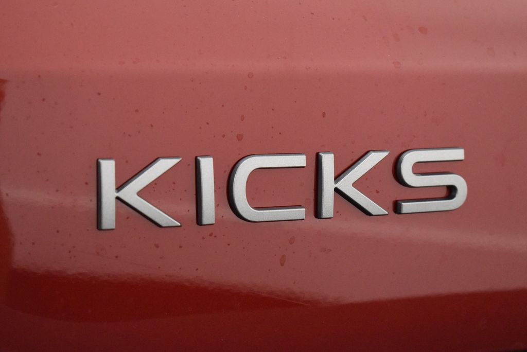 Thumbnail: 2025 Nissan Kicks - 9
