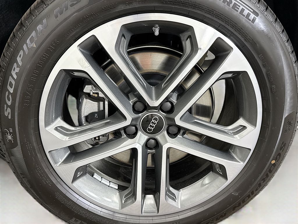 Thumbnail: 2025 Audi Q5 - 30