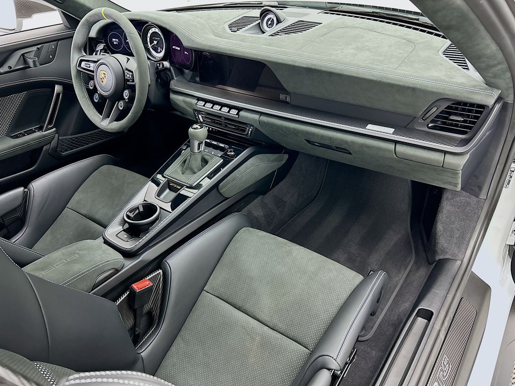 Thumbnail: 2025 Porsche 911 - 19
