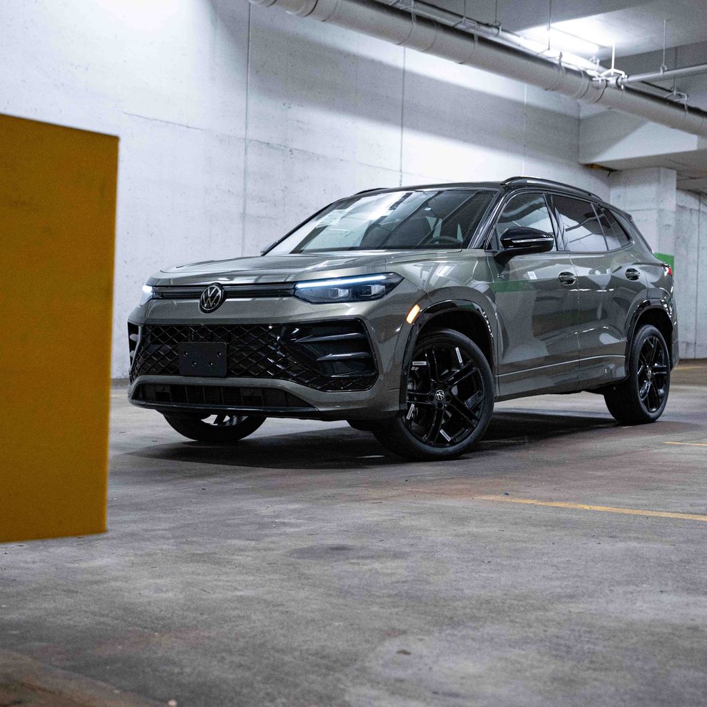 2026 Volkswagen Tiguan 2.0T SE R-Line Black
