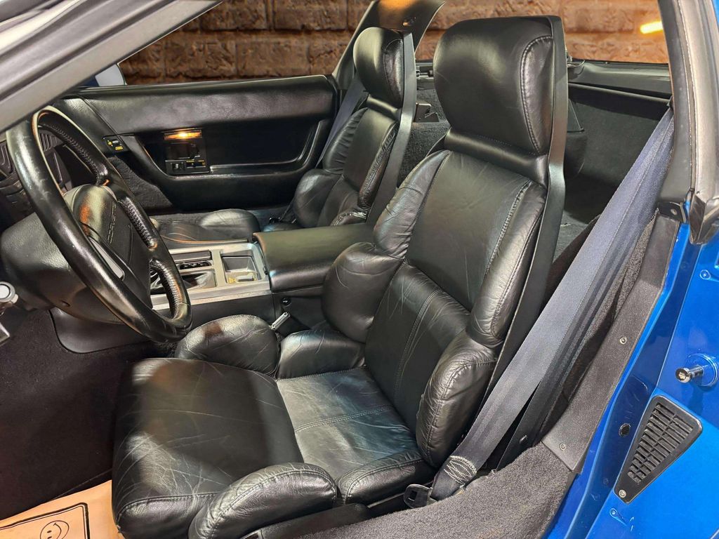 Used 1991 Blue Chevrolet  image 5