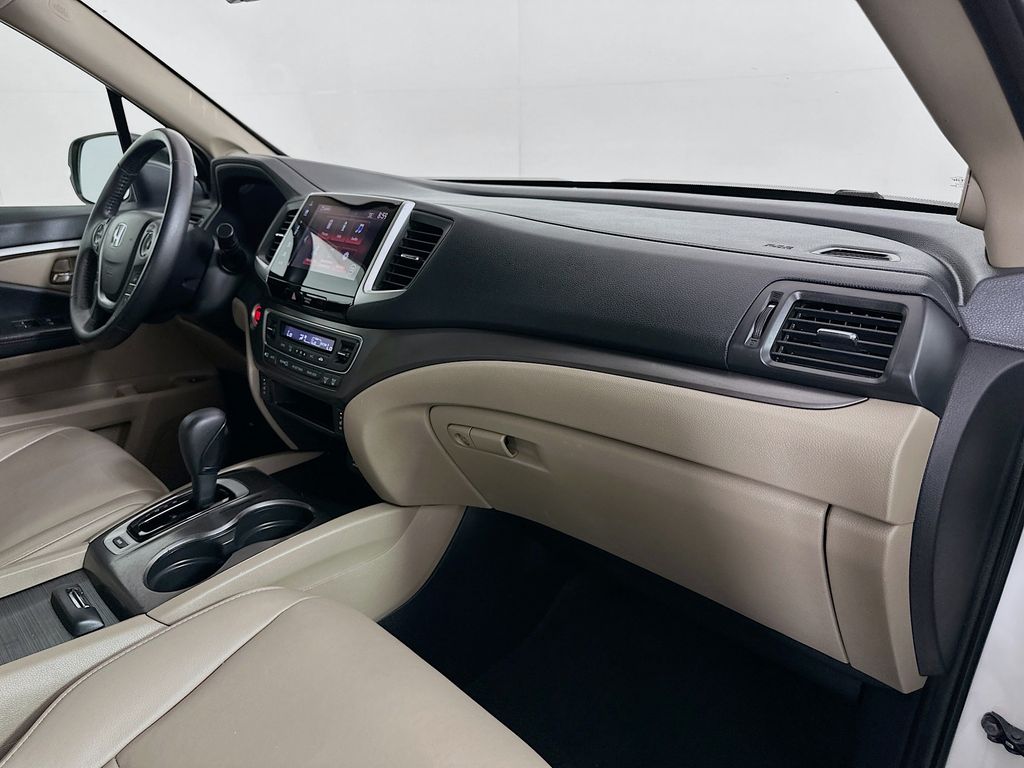Thumbnail: 2018 Honda Pilot - 30