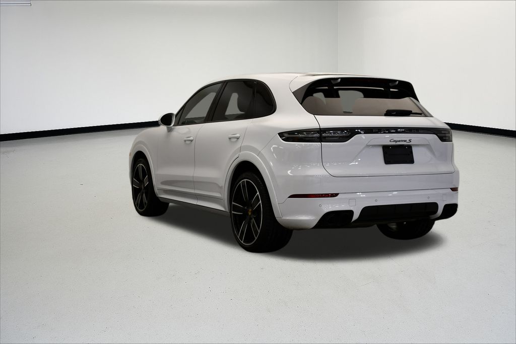 Thumbnail: 2023 Porsche Cayenne - 3