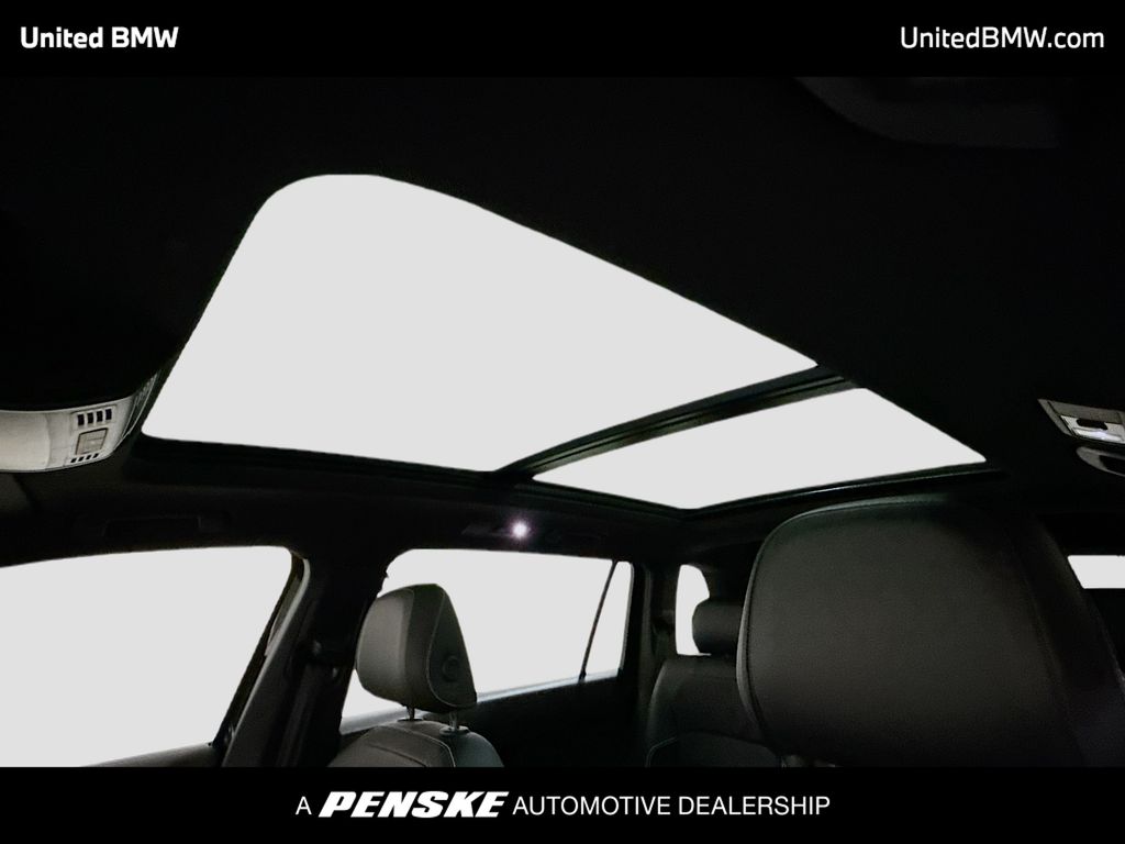 Thumbnail: 2022 Volkswagen Tiguan - 11