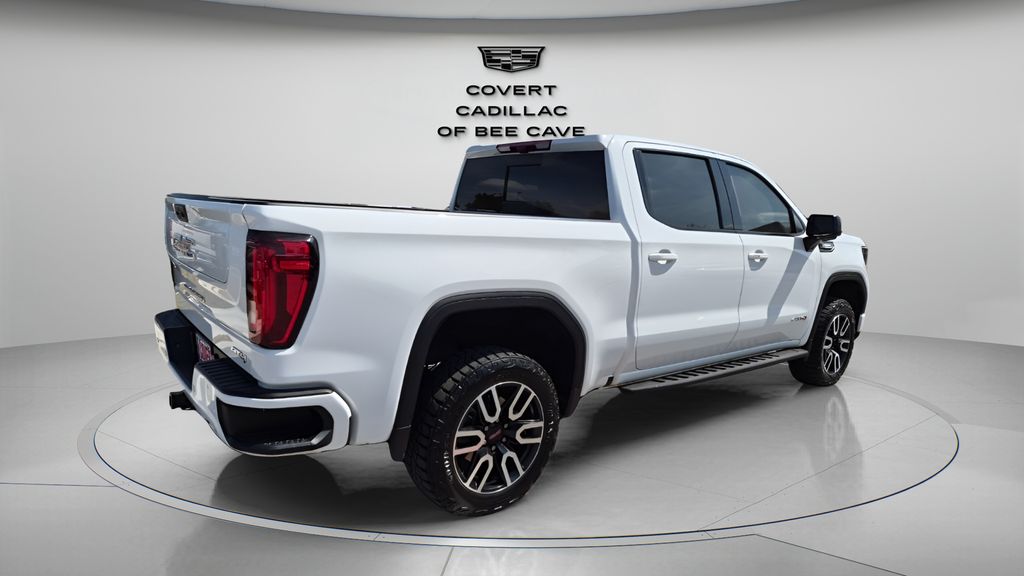 Used 2025 White GMC AT4 image 9