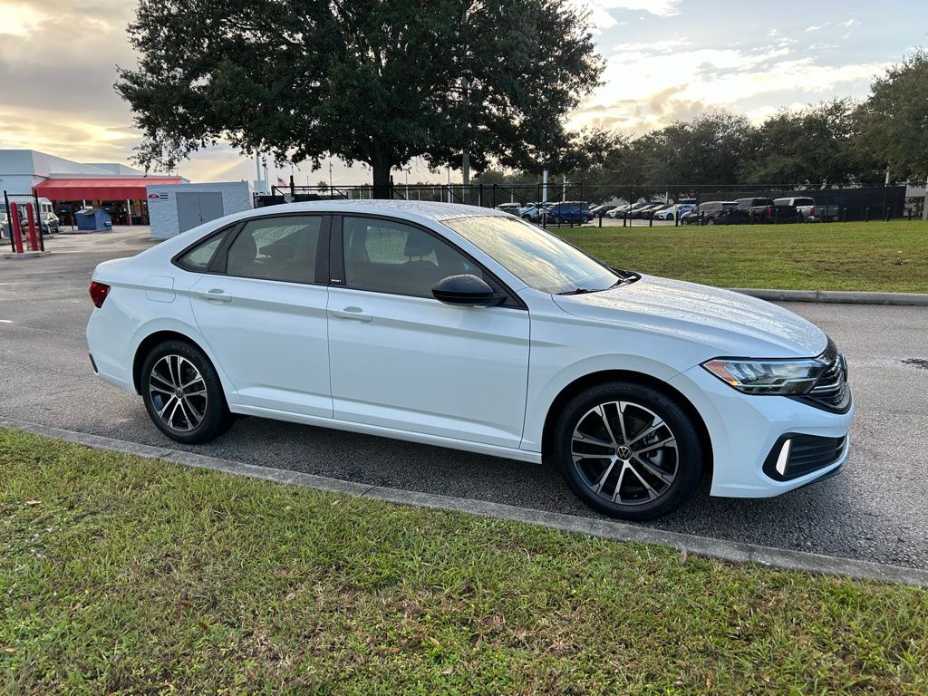 Thumbnail: 2024 Volkswagen Jetta - 7