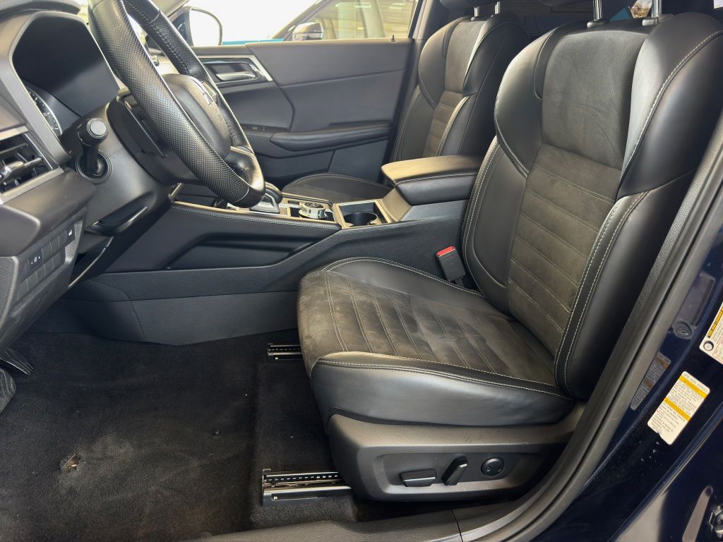 2024 Mitsubishi Outlander SE Silver at South Houston Nissan