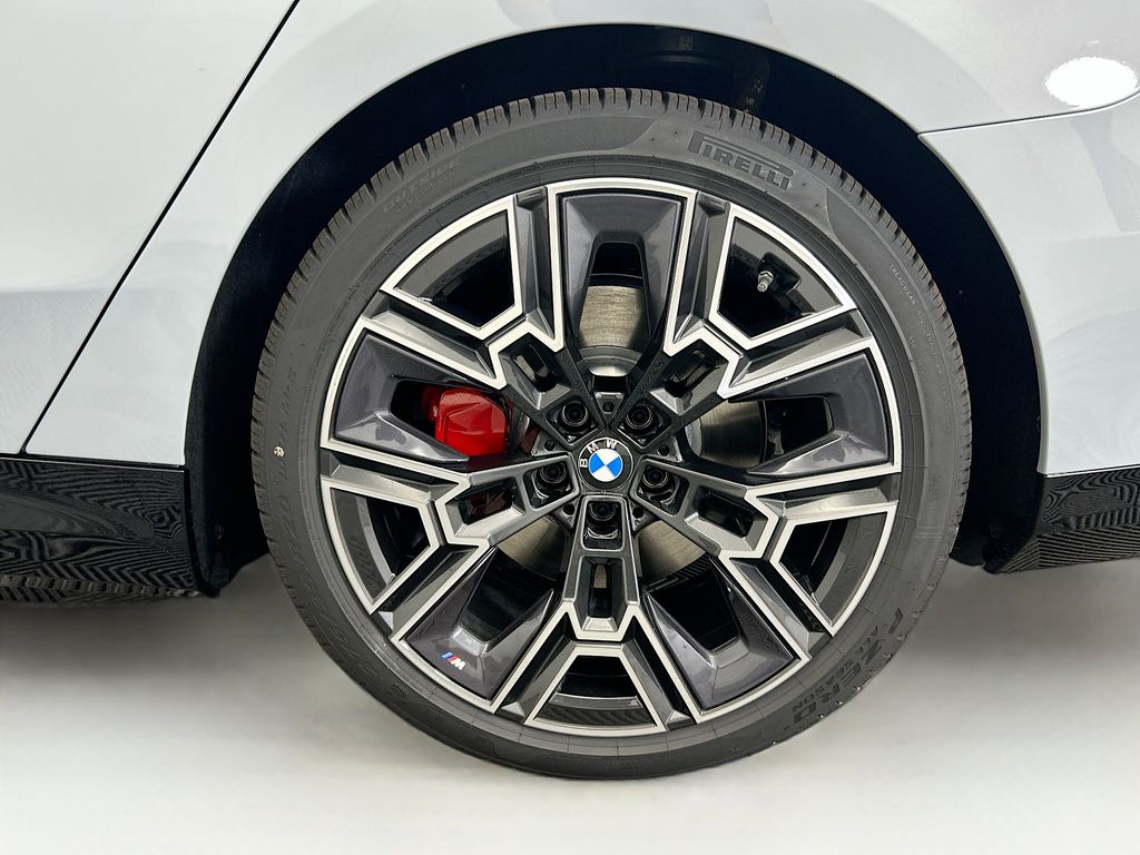 Thumbnail: 2026 BMW i5 - 30