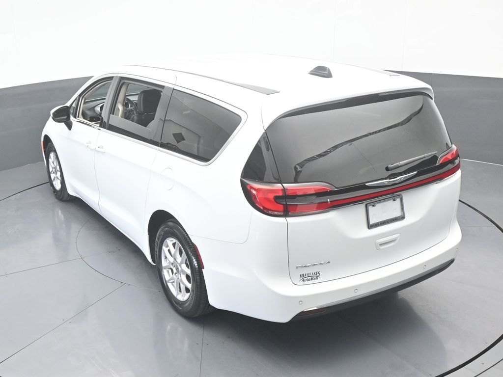 Used 2023 Bright White Clearcoat Chrysler Touring L image 49