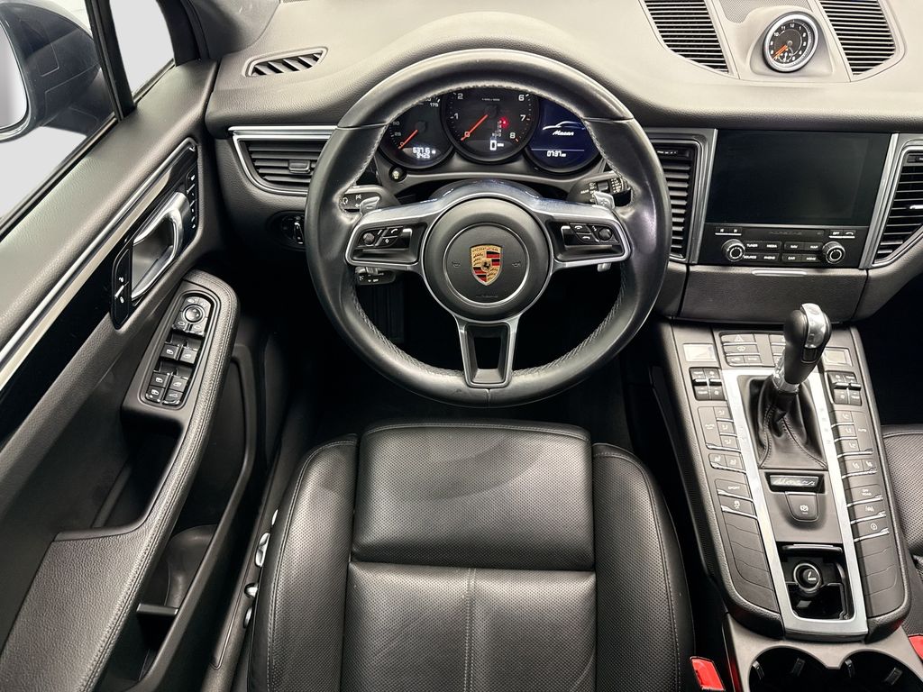 Thumbnail: 2017 Porsche Macan - 10
