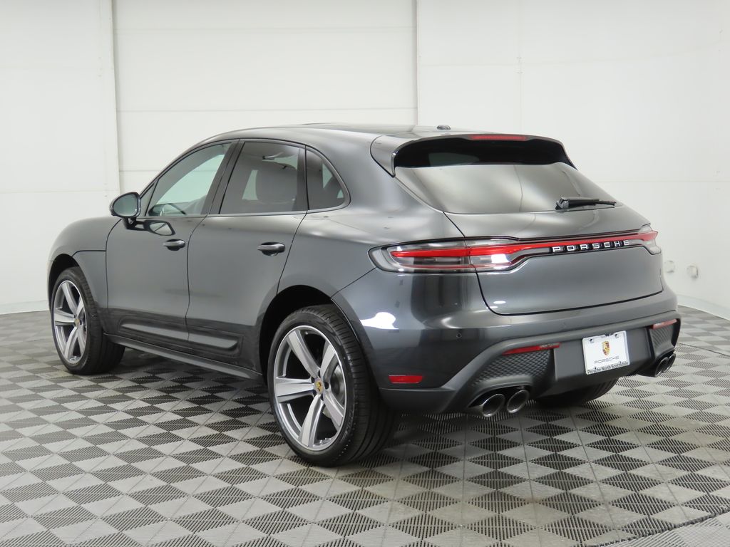 2025 Porsche Macan  7