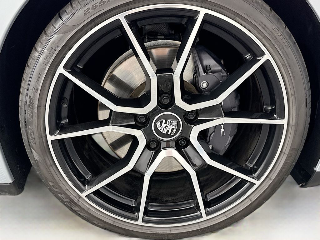 Thumbnail: 2024 Porsche Taycan - 31