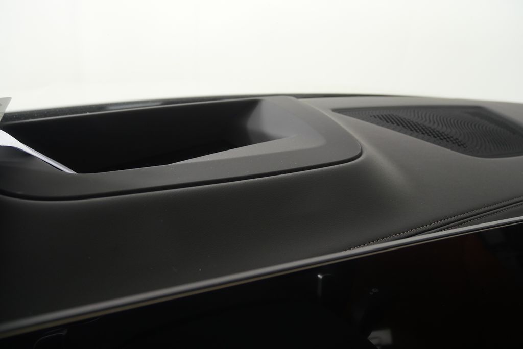 Thumbnail: 2027 BMW X6 - 18