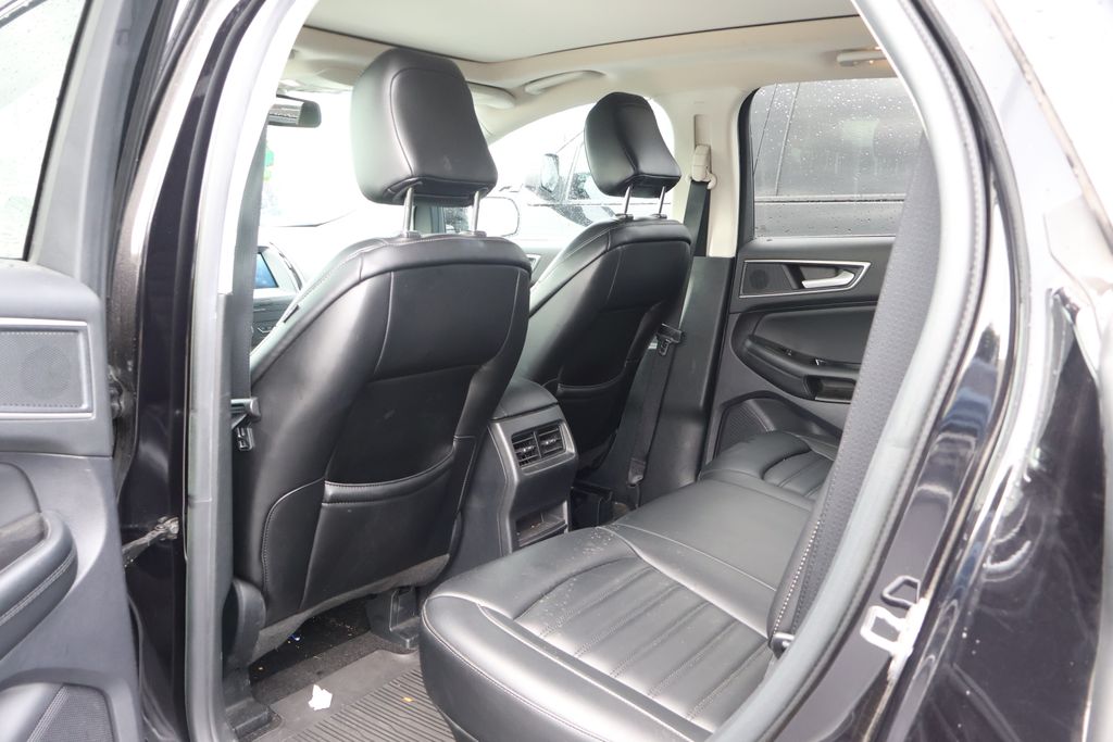 Thumbnail: 2020 Ford Edge - 32
