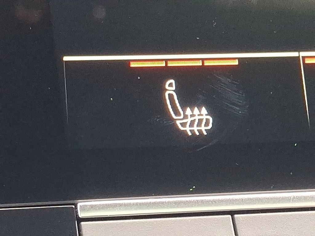 Thumbnail: 2025 Audi Q8 - 24