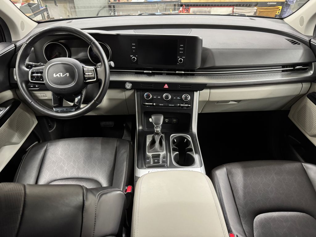 2024 Kia Carnival LX Seat Package