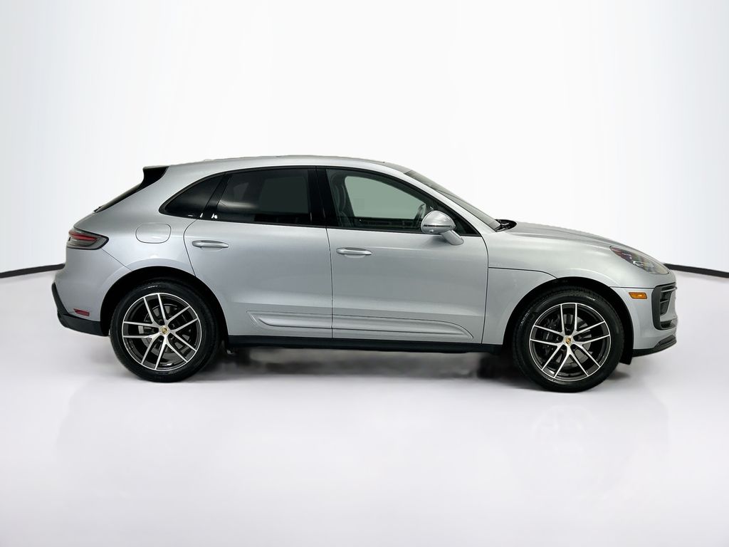 Thumbnail: 2025 Porsche Macan - 8