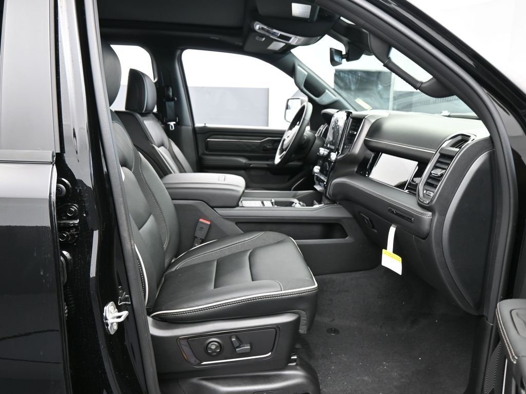 New 2026 Diamond Black Crystal Pearlcoat Ram Limited image 36