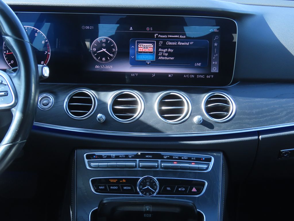 Thumbnail: 2020 Mercedes-Benz E-Class - 8
