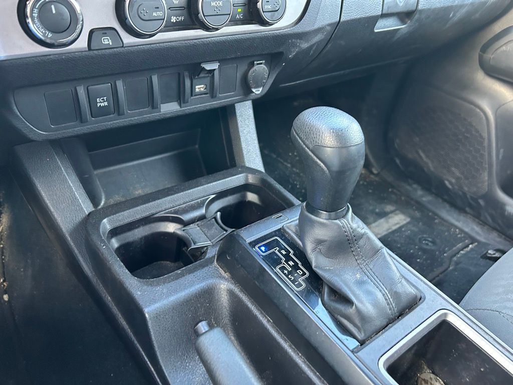 Thumbnail: 2022 Toyota Tacoma - 25