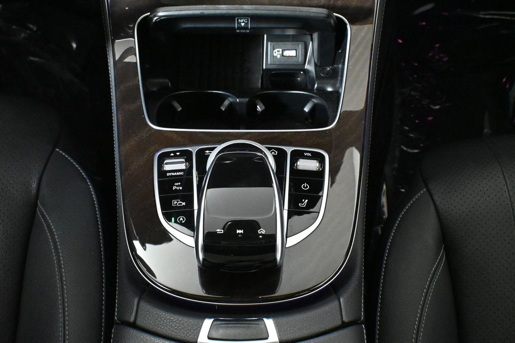 Thumbnail: 2020 Mercedes-Benz E-Class - 24