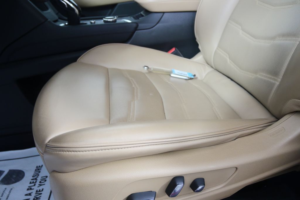 Thumbnail: 2024 Cadillac XT6 - 11