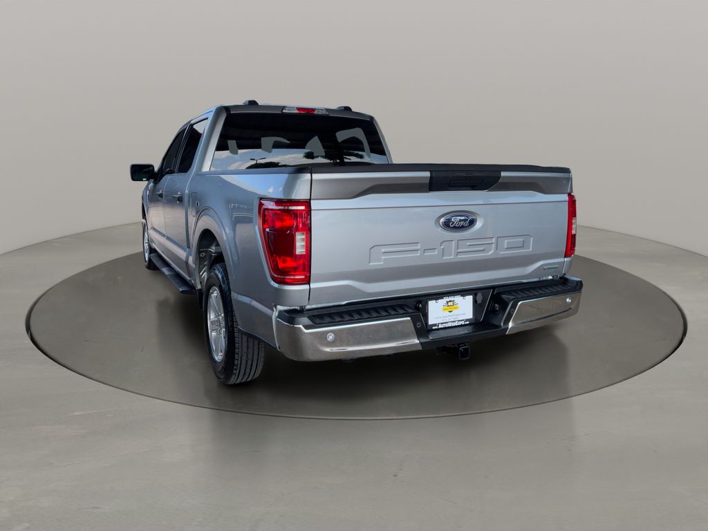 View vehicle photo 5