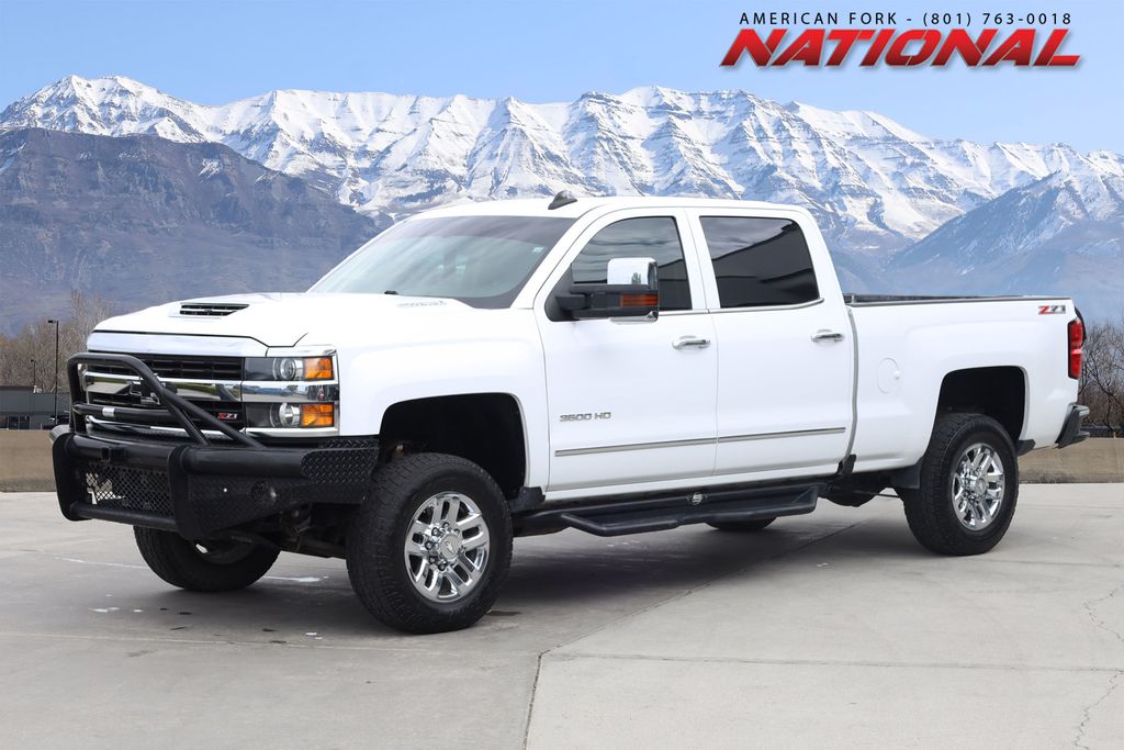 Summit White 2017 Chevrolet Silverado 3500HD Pickup Truck Four-Wheel Drive 6-Speed Automatic