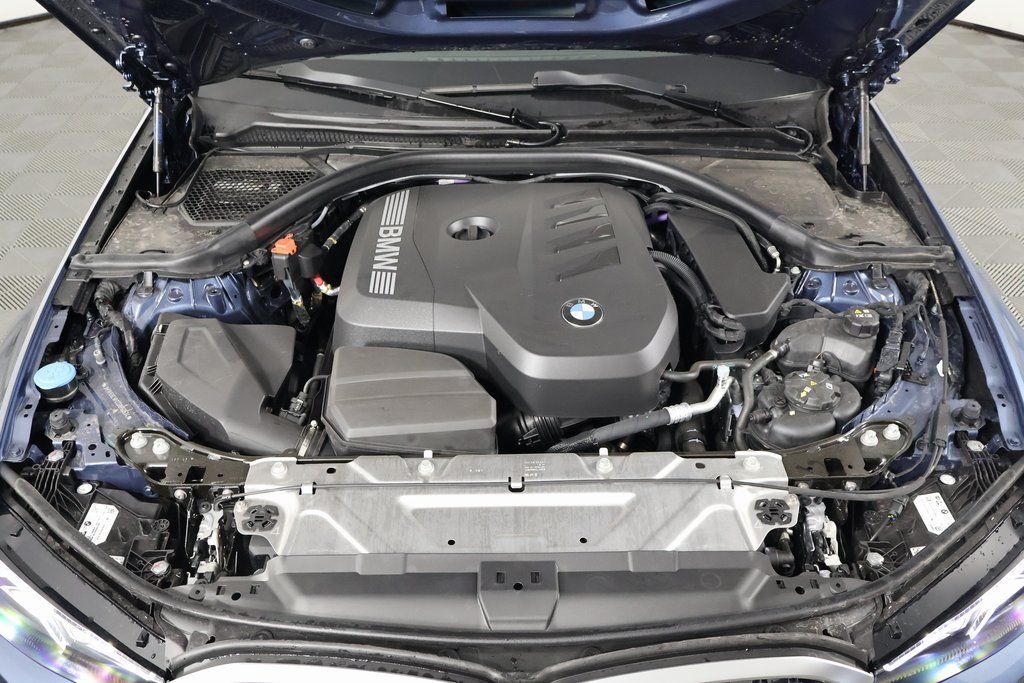 2025 BMW 3 Series 330i 9