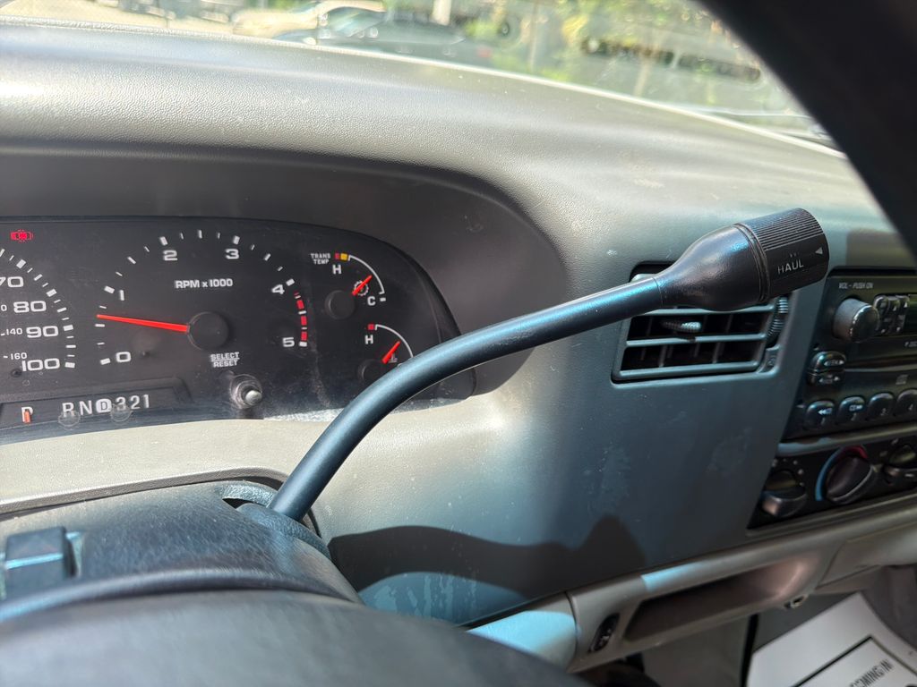 Used 2004  Ford XL image 24