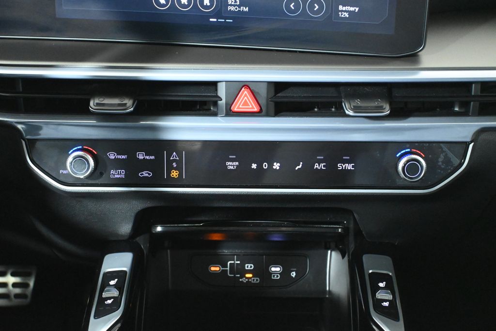 Thumbnail: 2025 Kia Sorento - 24