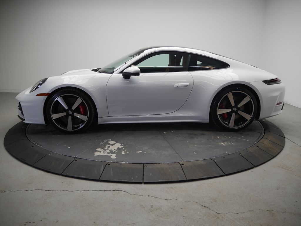 Thumbnail: 2026 Porsche 911 - 2