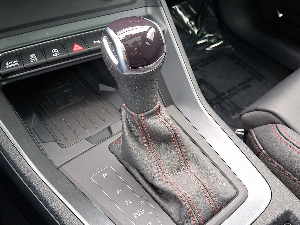 Thumbnail: 2025 Audi Q3 - 15