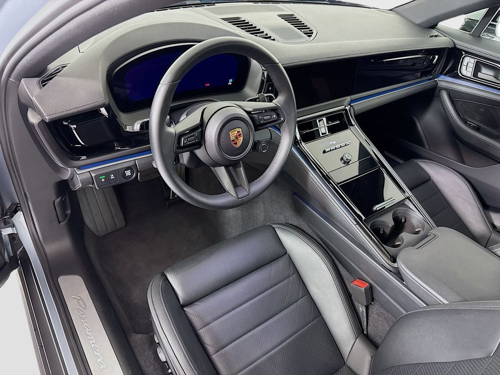 Thumbnail: 2025 Porsche Panamera - 10