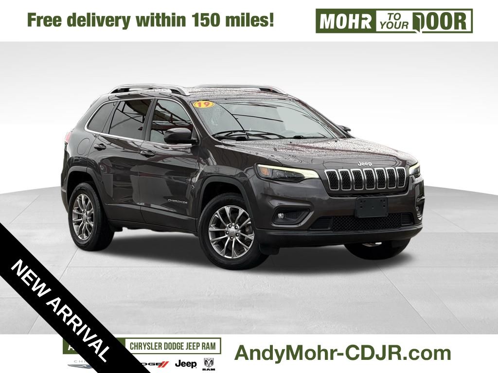 Gray (Granite Crystal Metallic Clearcoat) 2019 Jeep Cherokee Latitude Plus 4WD SUV / Crossover Four-Wheel Drive 9-Speed Automatic