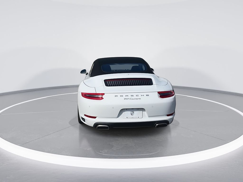Thumbnail: 2017 Porsche 911 - 7