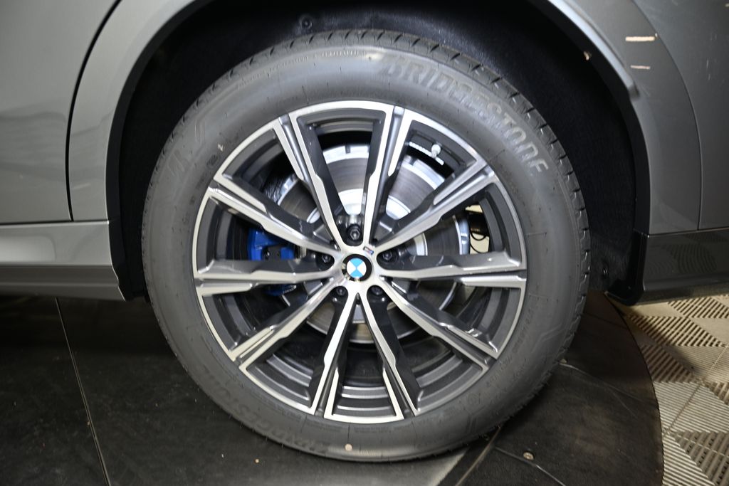 Thumbnail: 2026 BMW X6 - 13