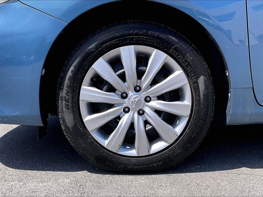 2013 Toyota Corolla — photo 7