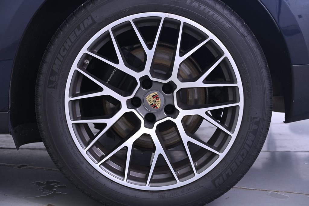 Thumbnail: 2018 Porsche Macan - 12