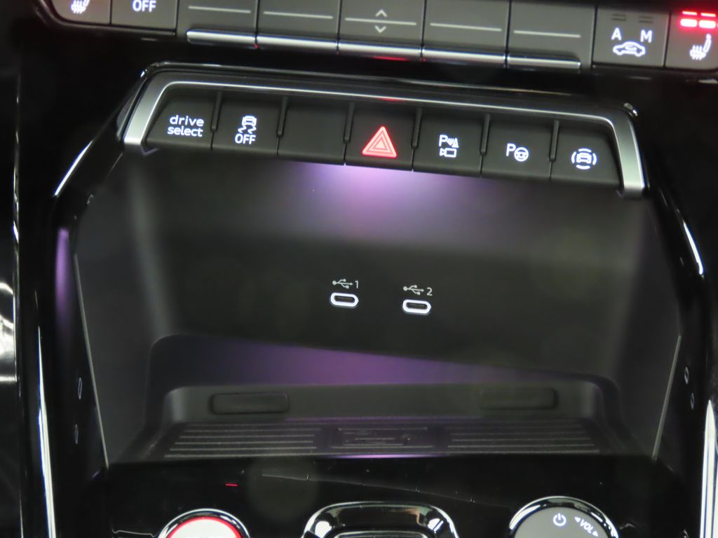 Thumbnail: 2026 Audi RS 3 - 20