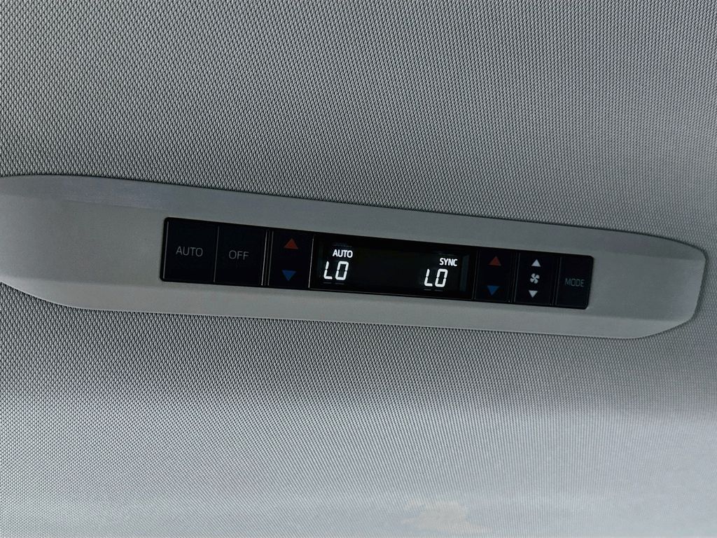 Thumbnail: 2026 Toyota Sienna - 25