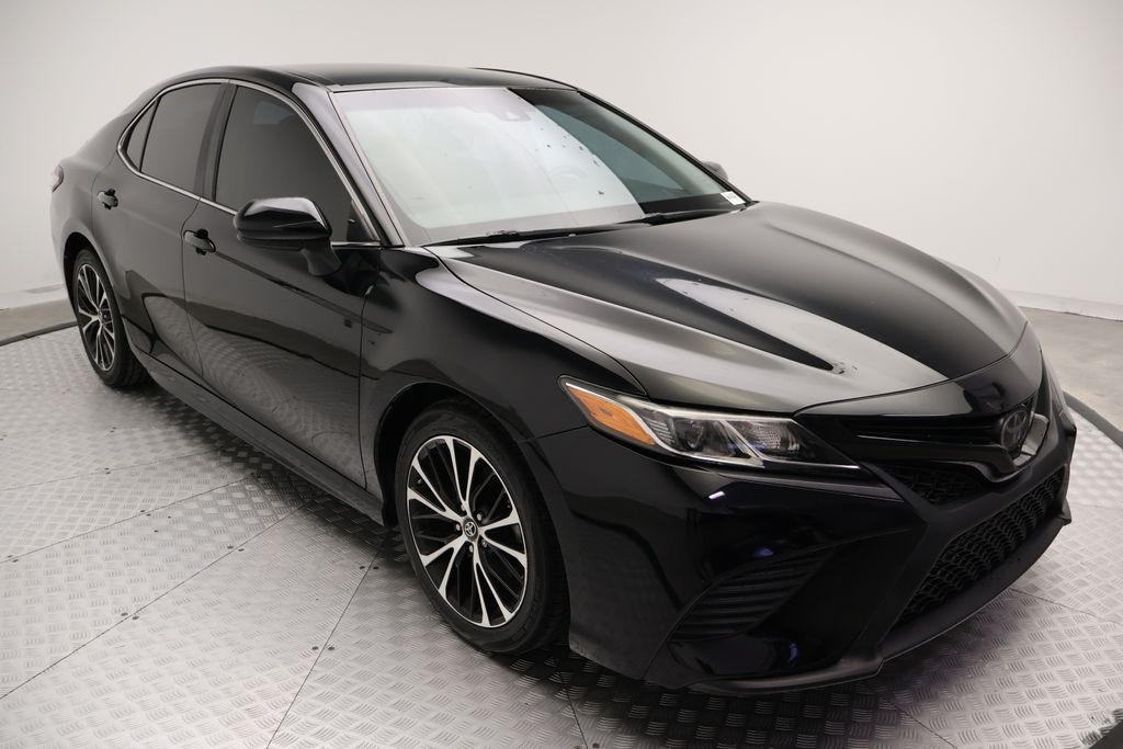 Thumbnail: 2018 Toyota Camry - 6
