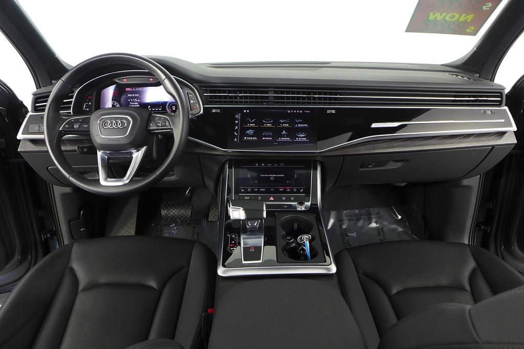 Thumbnail: 2022 Audi Q7 - 25