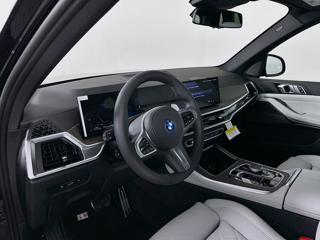 Thumbnail: 2026 BMW X5 - 9