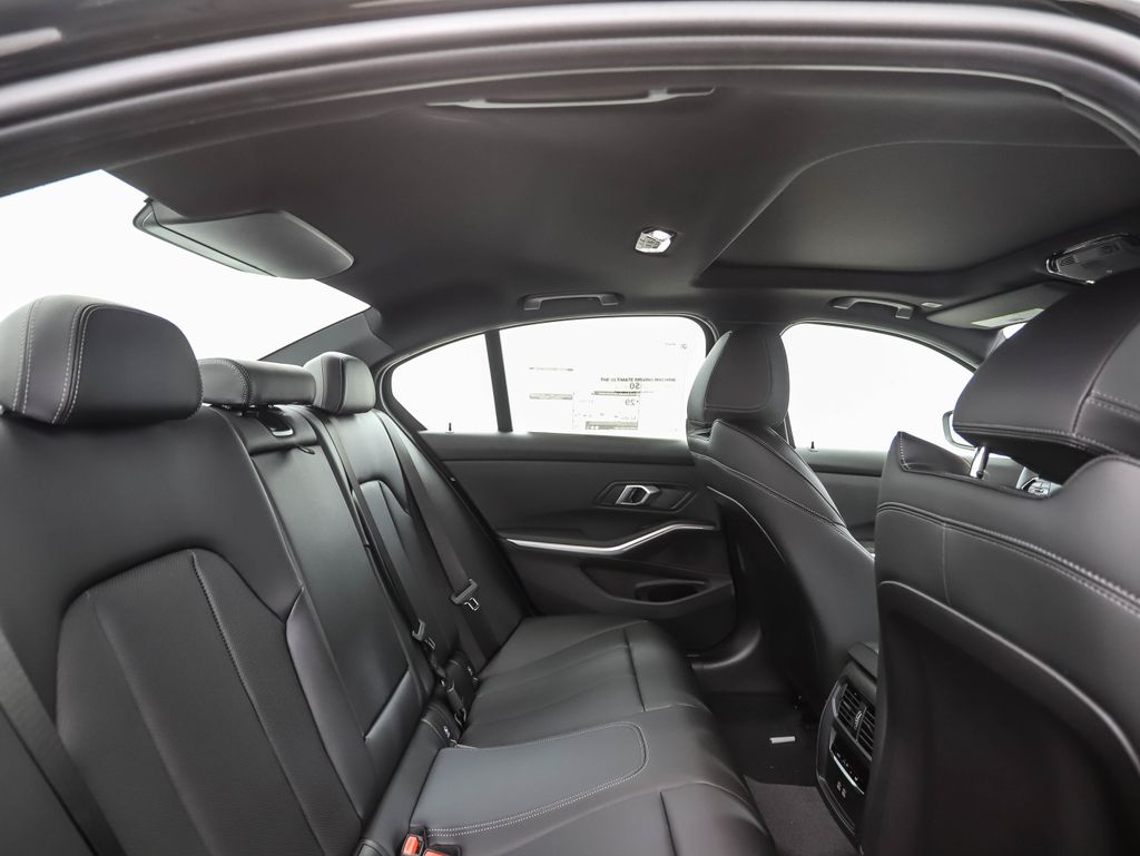 Thumbnail: 2025 BMW 3 Series - 24