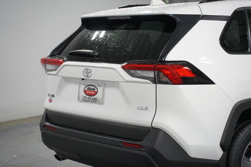 2025 Toyota RAV4 XLE 9